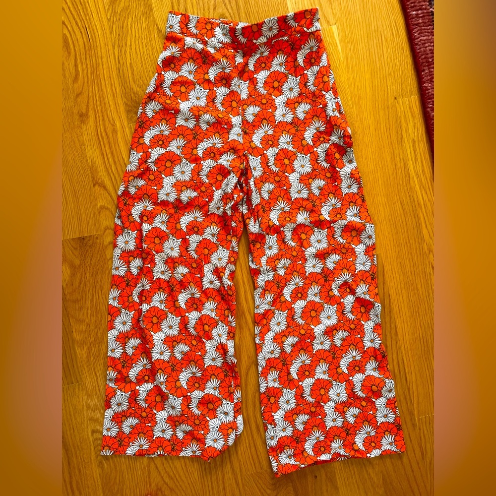 60s inspired flower-power pants
